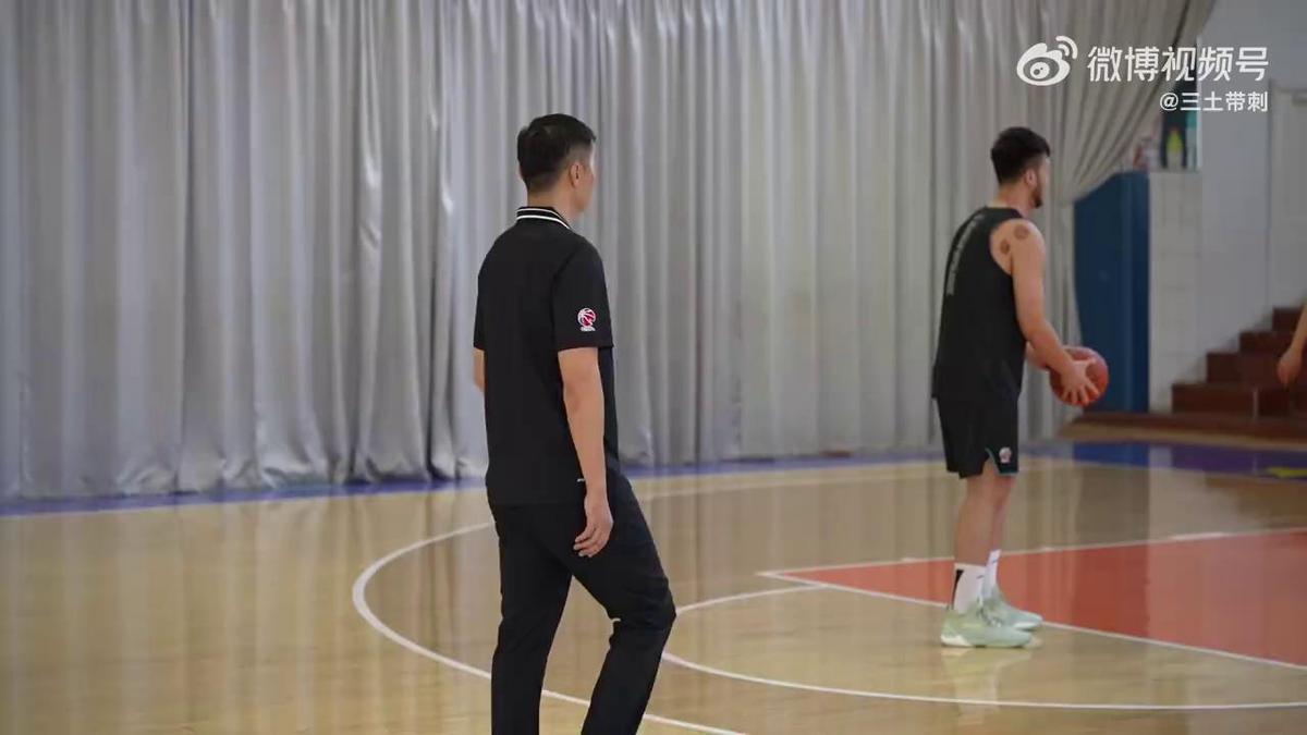 篮球新手基础训练方法_2